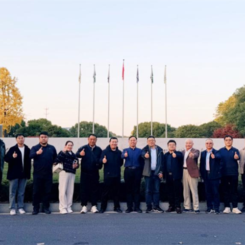 跨界携手，共探健康新篇！卫企协医疗考察团莅临兔宝宝考察交流