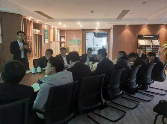 把握方向、谋划全局